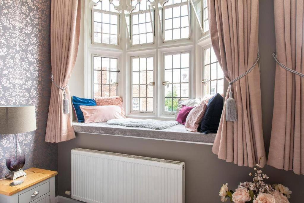 The Most Central Apartment In Canterbury Stunning Interiors, Fully Equipped, City Views And Free Wifi! Экстерьер фото