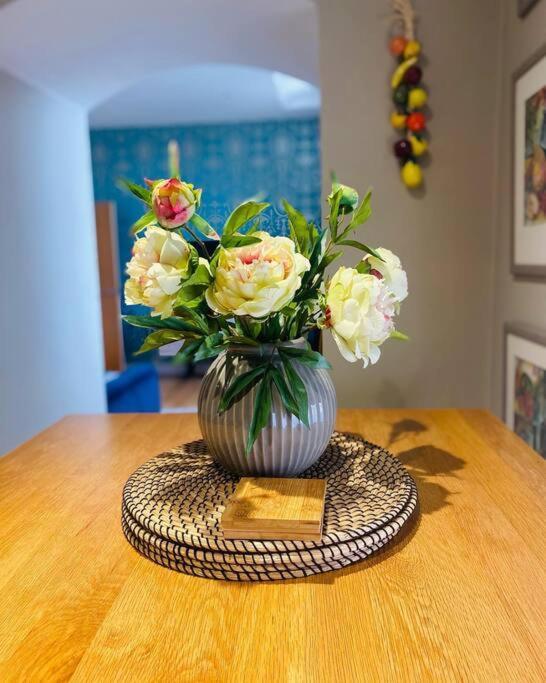 The Most Central Apartment In Canterbury Stunning Interiors, Fully Equipped, City Views And Free Wifi! Экстерьер фото