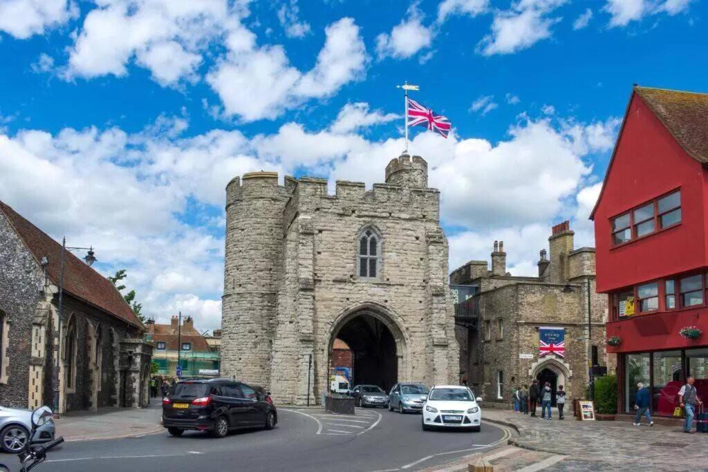 The Most Central Apartment In Canterbury Stunning Interiors, Fully Equipped, City Views And Free Wifi! Экстерьер фото