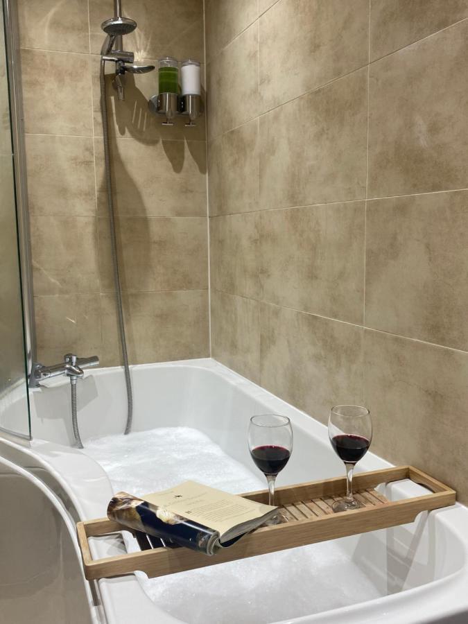 The Most Central Apartment In Canterbury Stunning Interiors, Fully Equipped, City Views And Free Wifi! Экстерьер фото